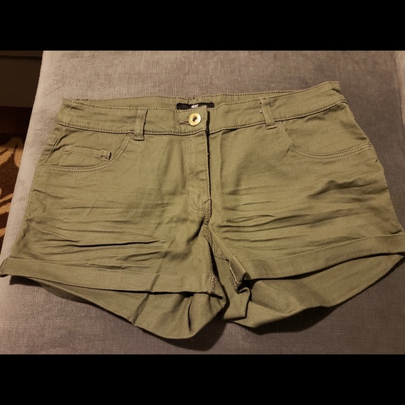 H&M shorts - Picture 3 of 3